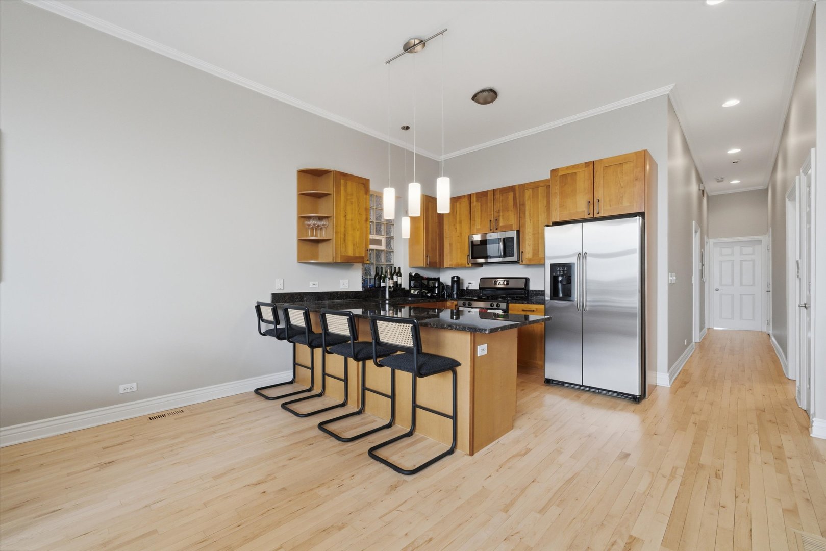 2538 W Chicago Avenue Unit: 4