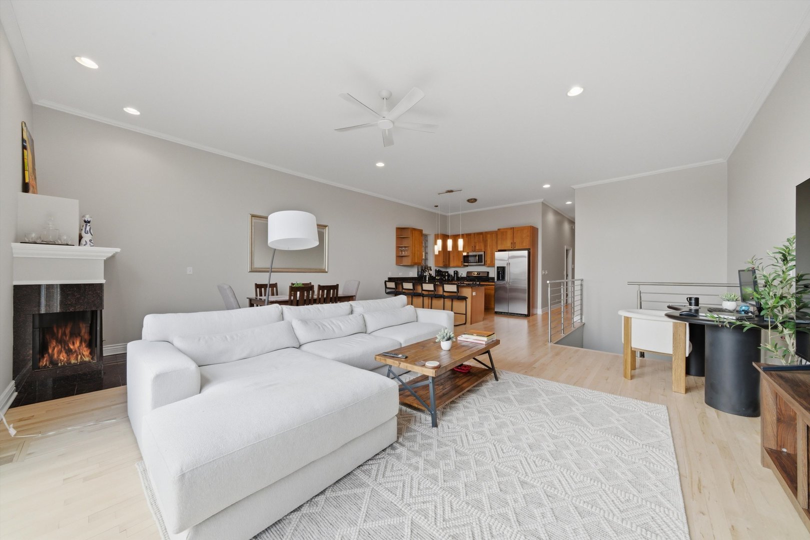 2538 W Chicago Avenue Unit: 4