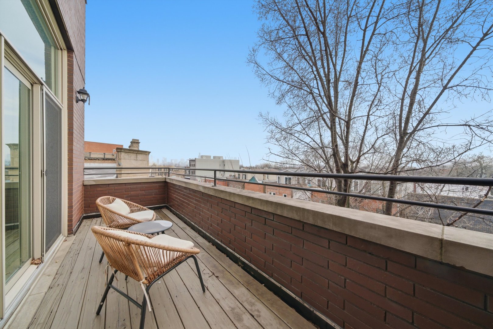 2538 W Chicago Avenue Unit: 4