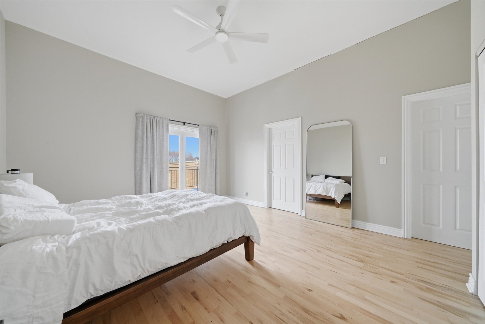 2538 W Chicago Avenue Unit: 4