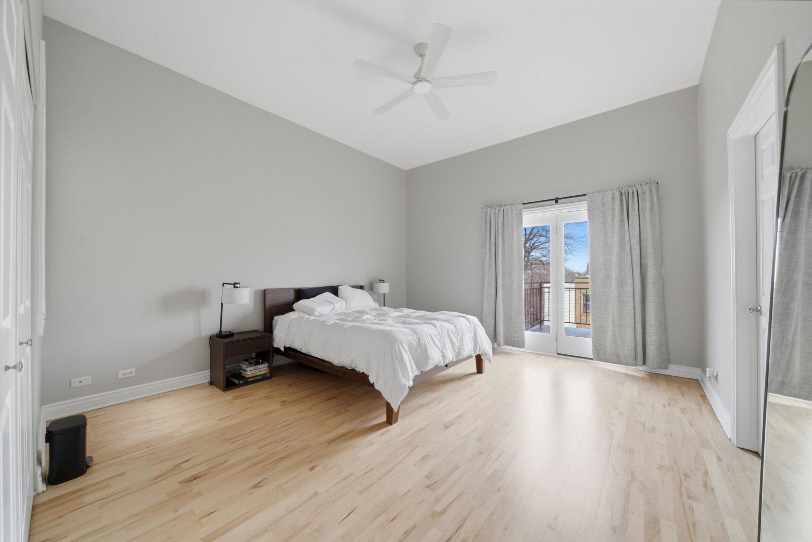 2538 W Chicago Avenue Unit: 4