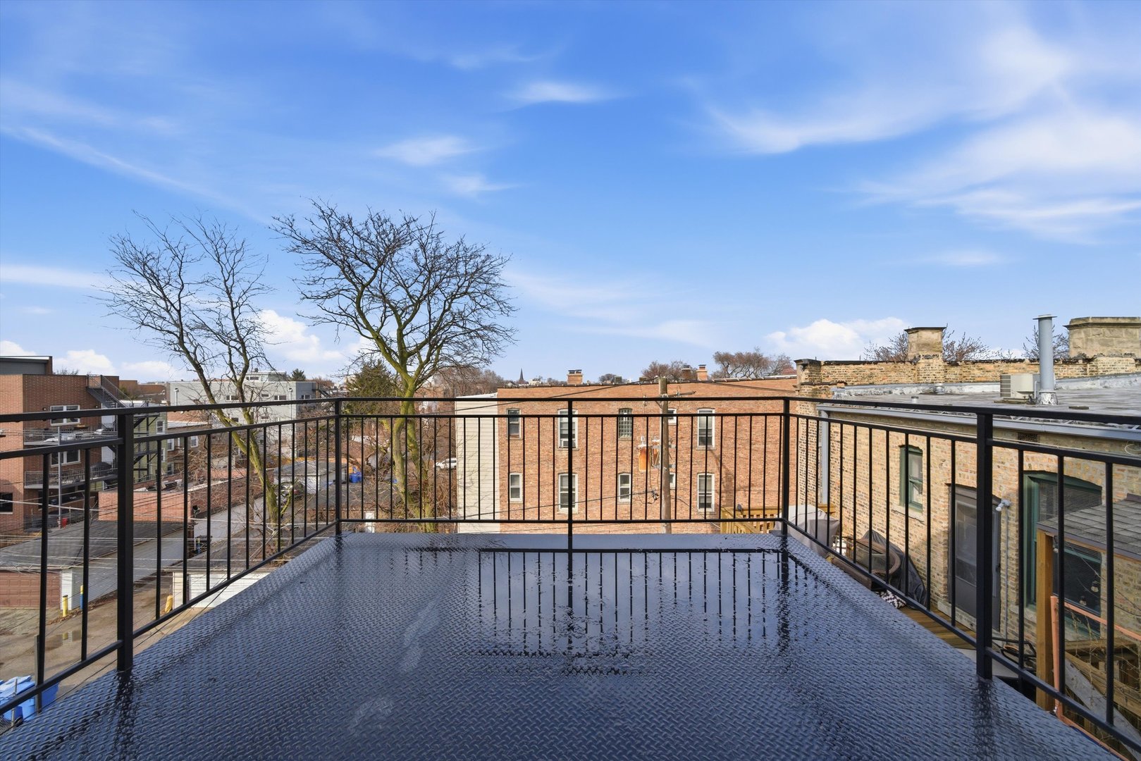 2538 W Chicago Avenue Unit: 4