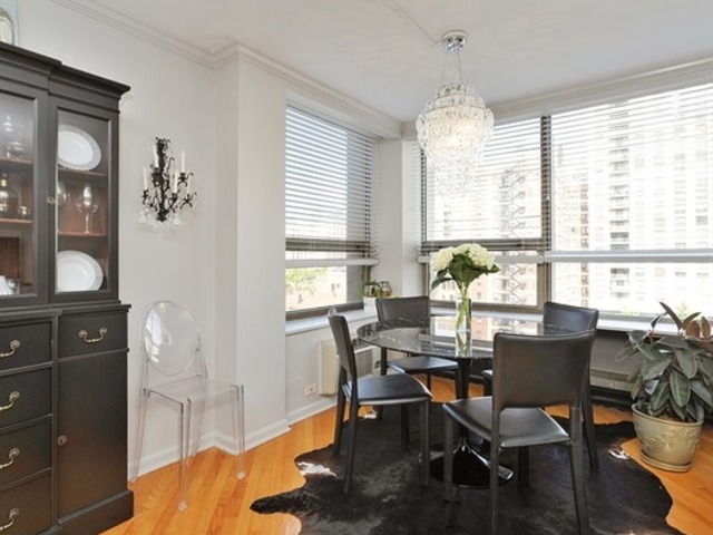 1255 N SANDBURG Terrace Unit: 806