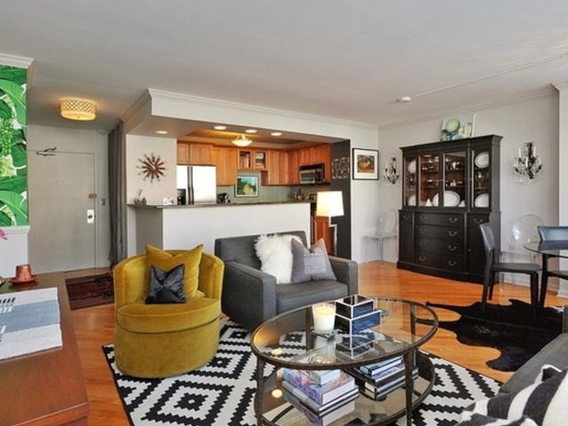 1255 N SANDBURG Terrace Unit: 806
