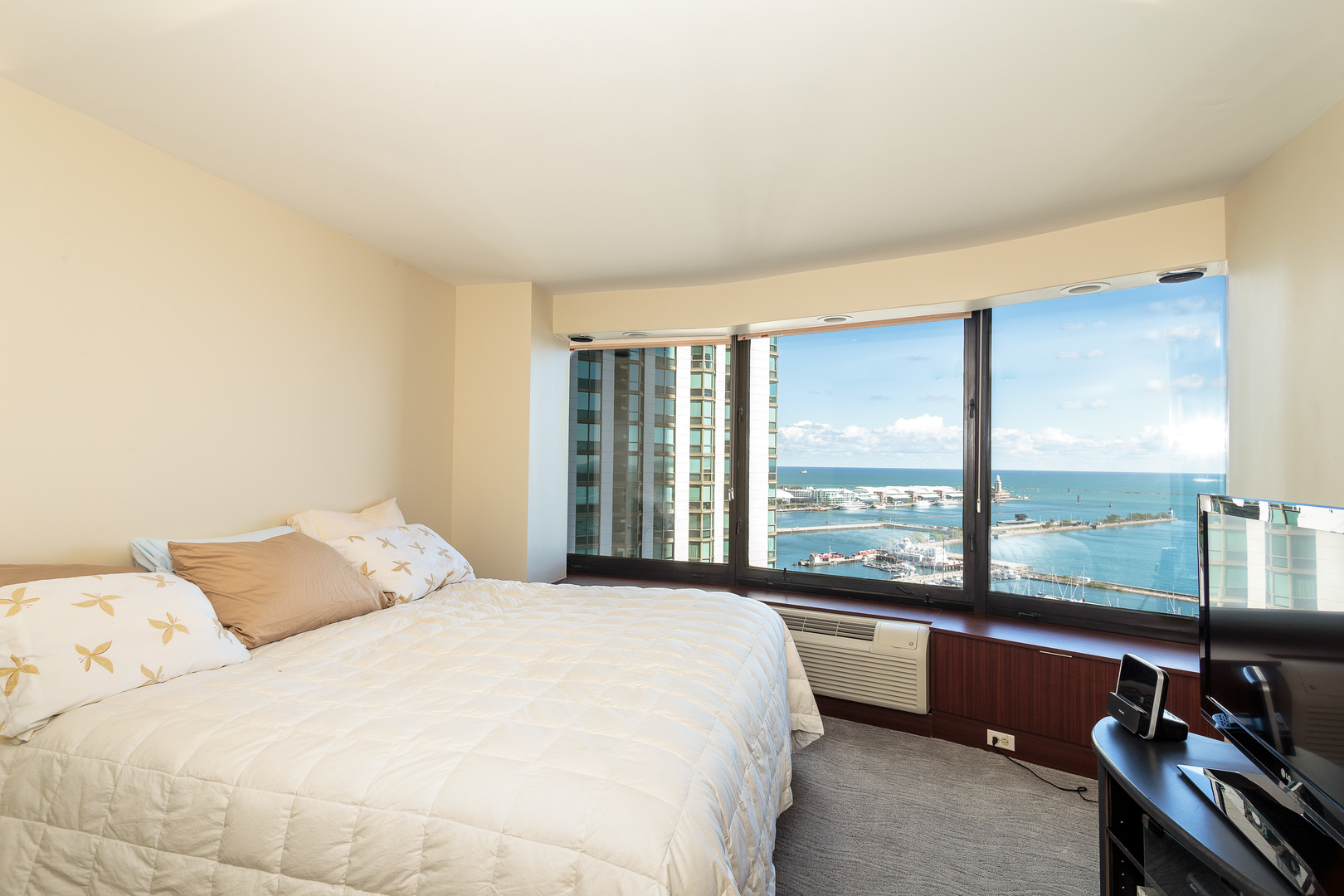 155 N Harbor Drive Unit: 1804