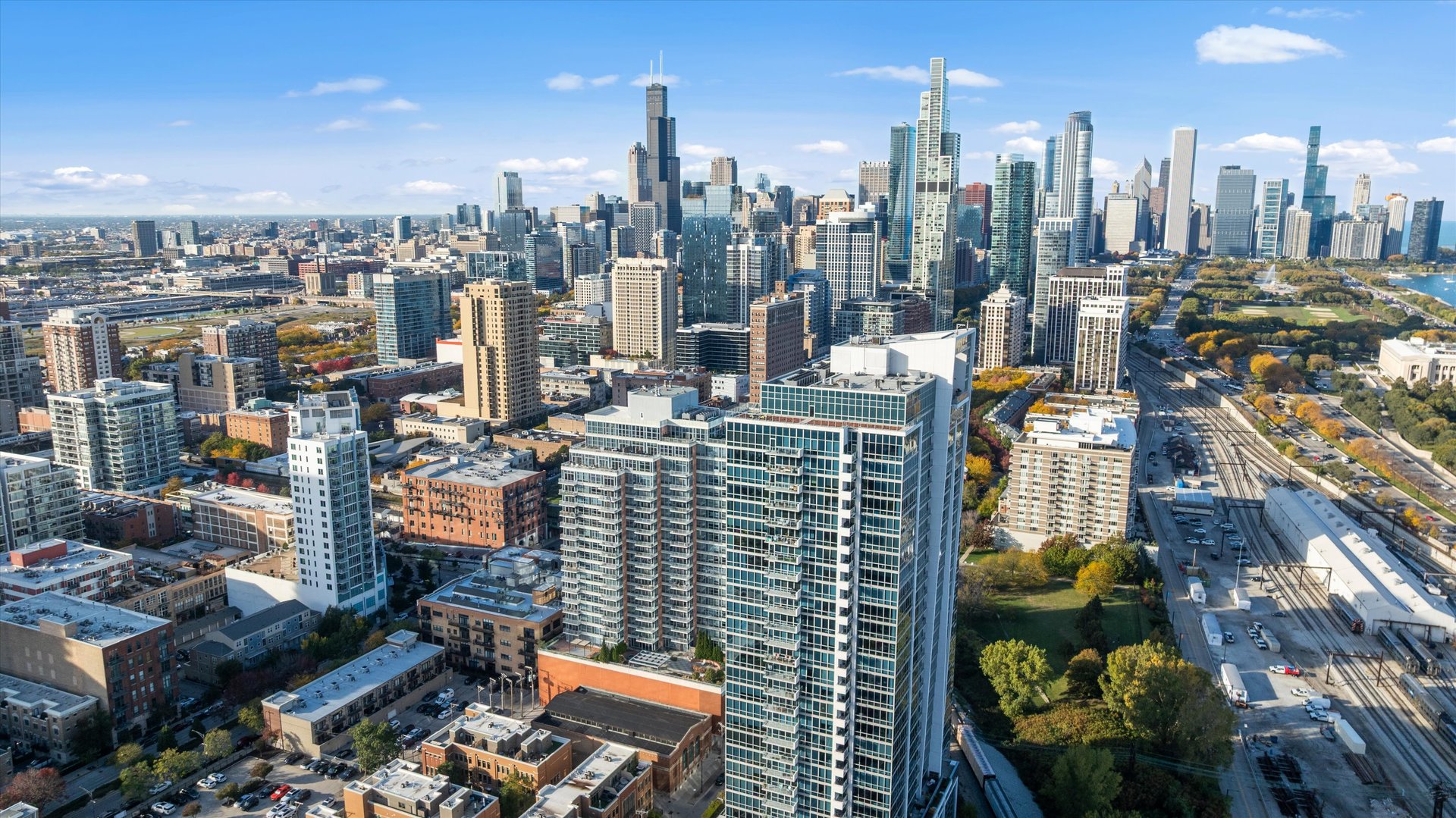 1629 S Prairie Avenue Unit: 1207