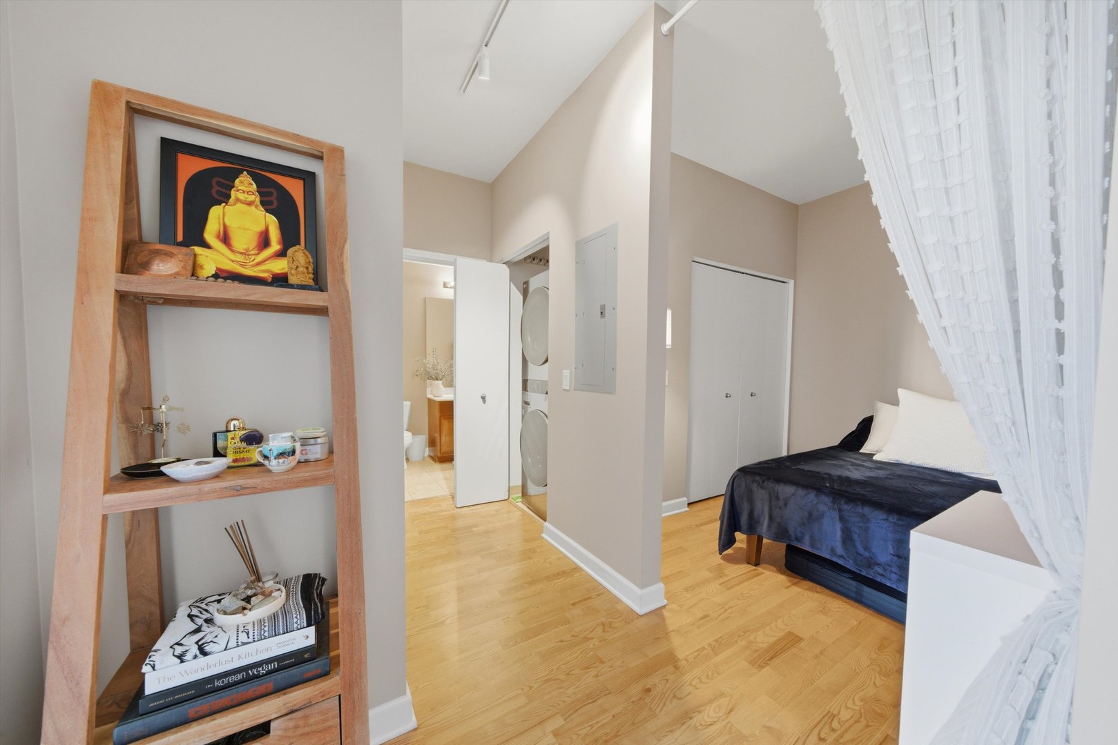 1629 S Prairie Avenue Unit: 1207