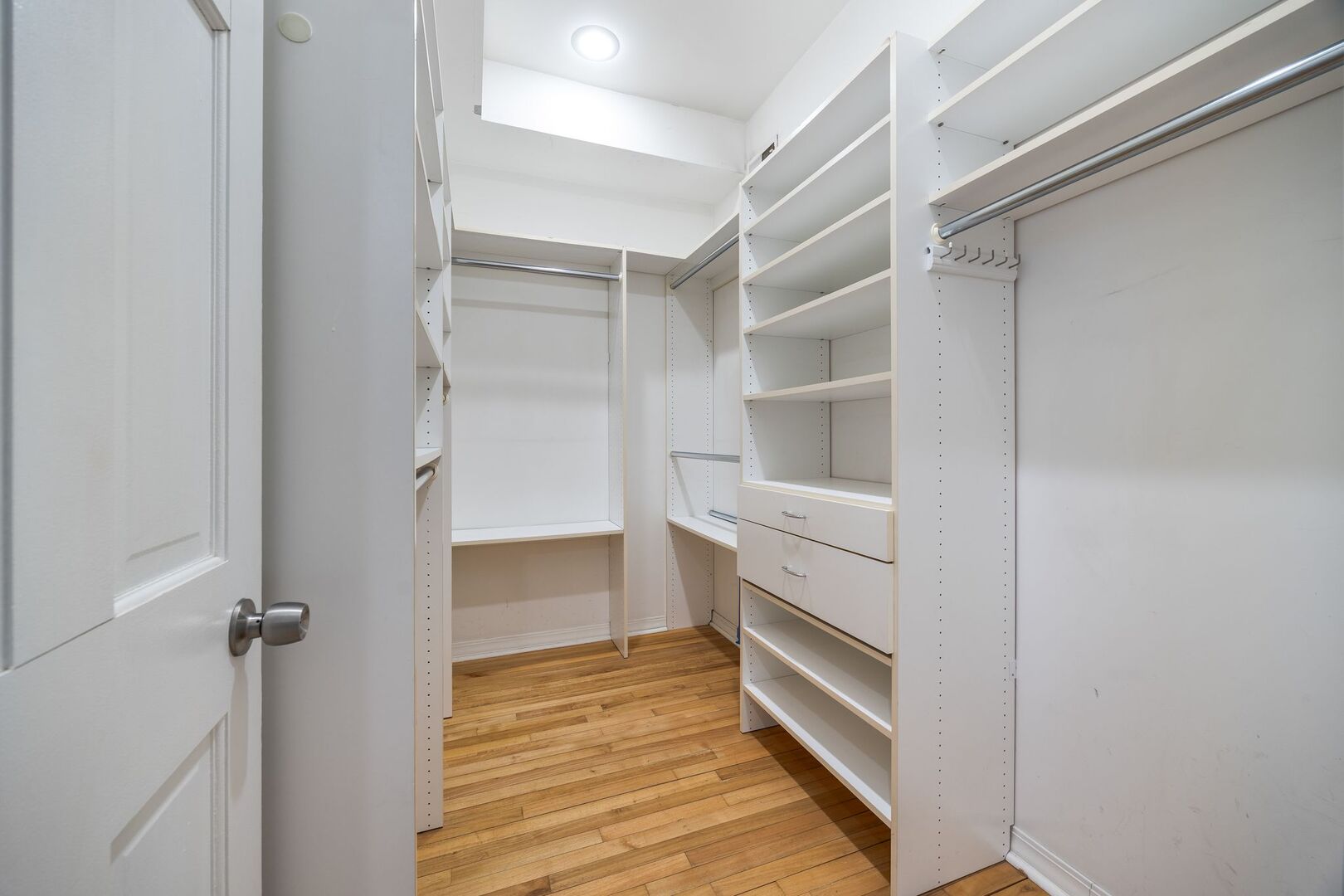 2321 N MILWAUKEE Avenue Unit: 3