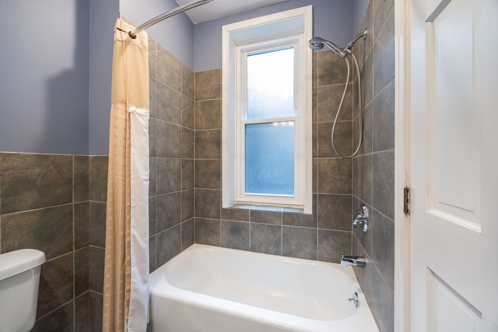 2321 N MILWAUKEE Avenue Unit: 3
