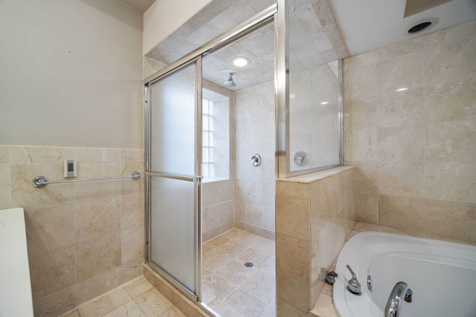 2321 N MILWAUKEE Avenue Unit: 3