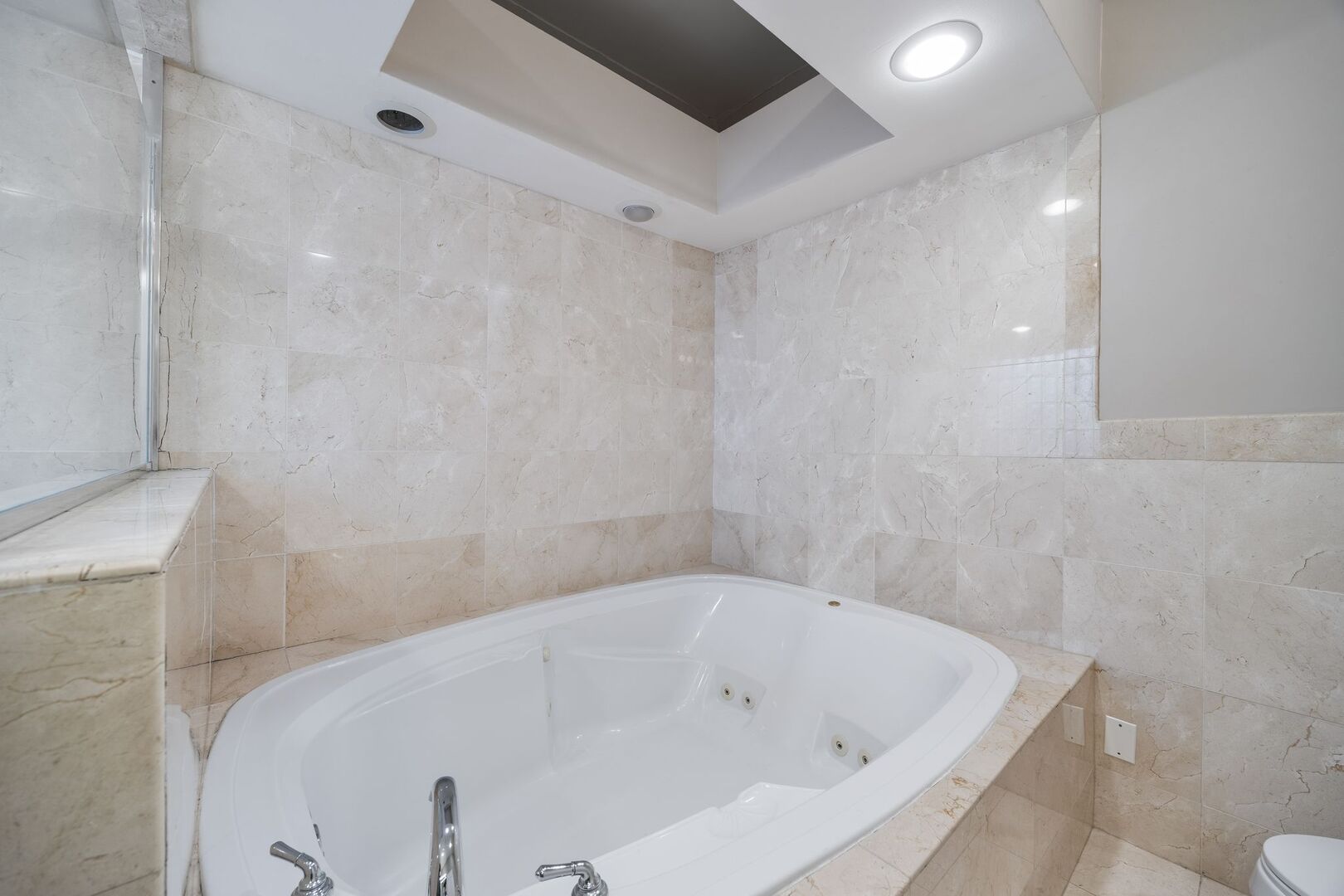 2321 N MILWAUKEE Avenue Unit: 3
