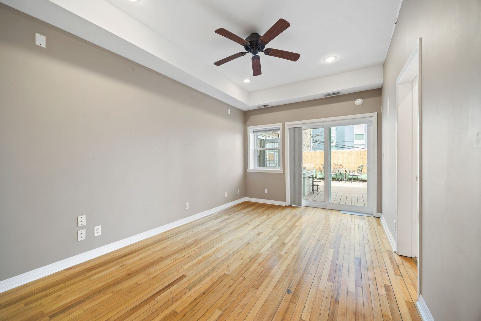 2321 N MILWAUKEE Avenue Unit: 3