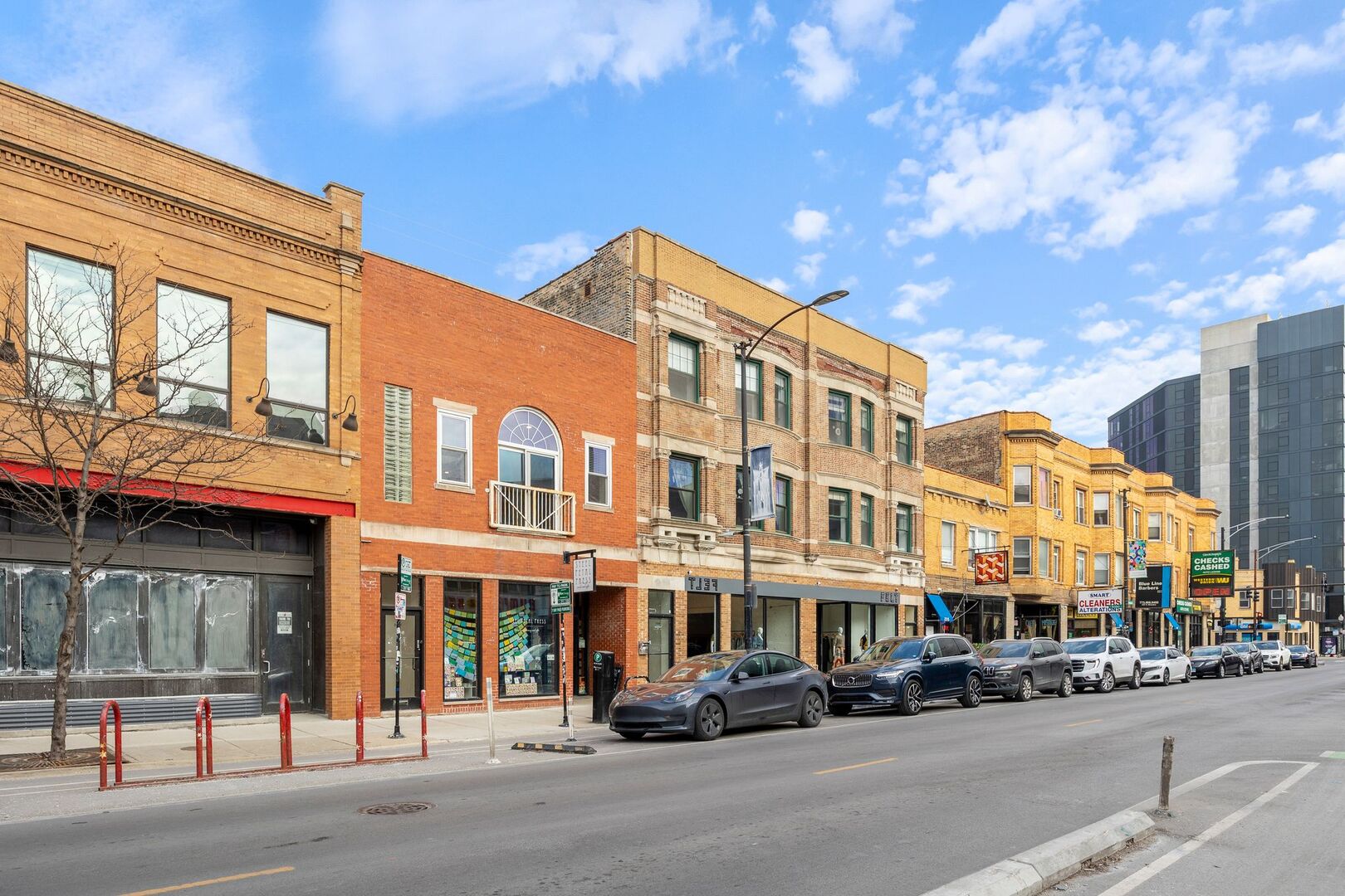 2321 N MILWAUKEE Avenue Unit: 3