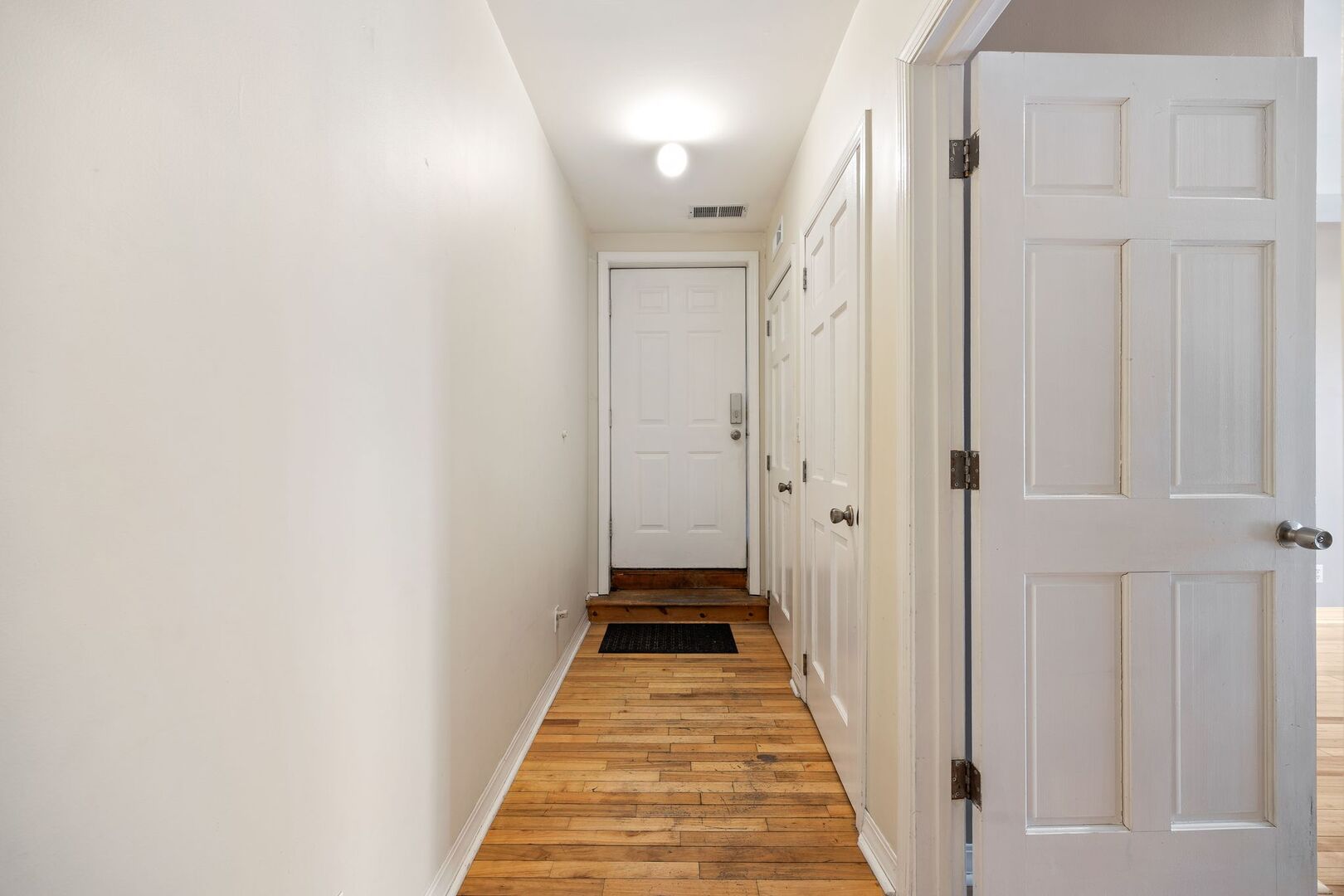 2321 N MILWAUKEE Avenue Unit: 3