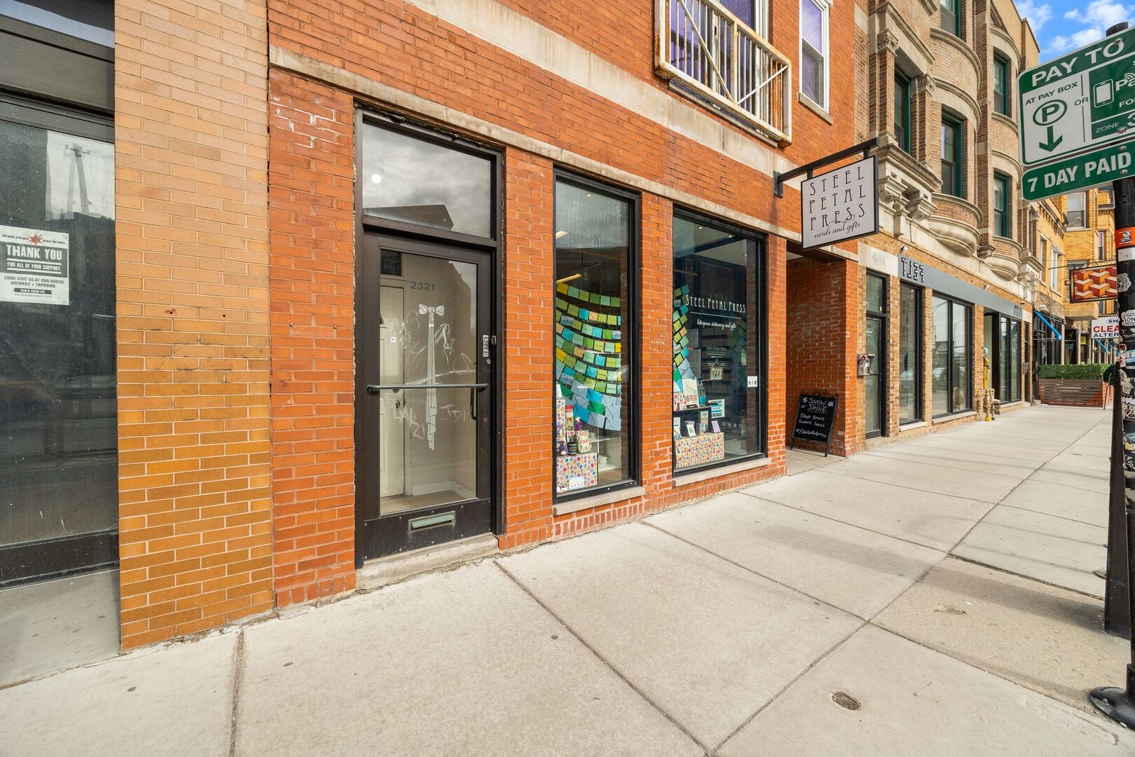 2321 N MILWAUKEE Avenue Unit: 3