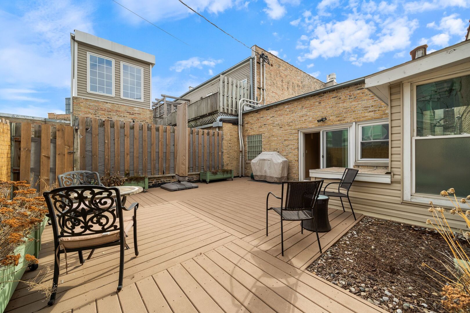 2321 N MILWAUKEE Avenue Unit: 3
