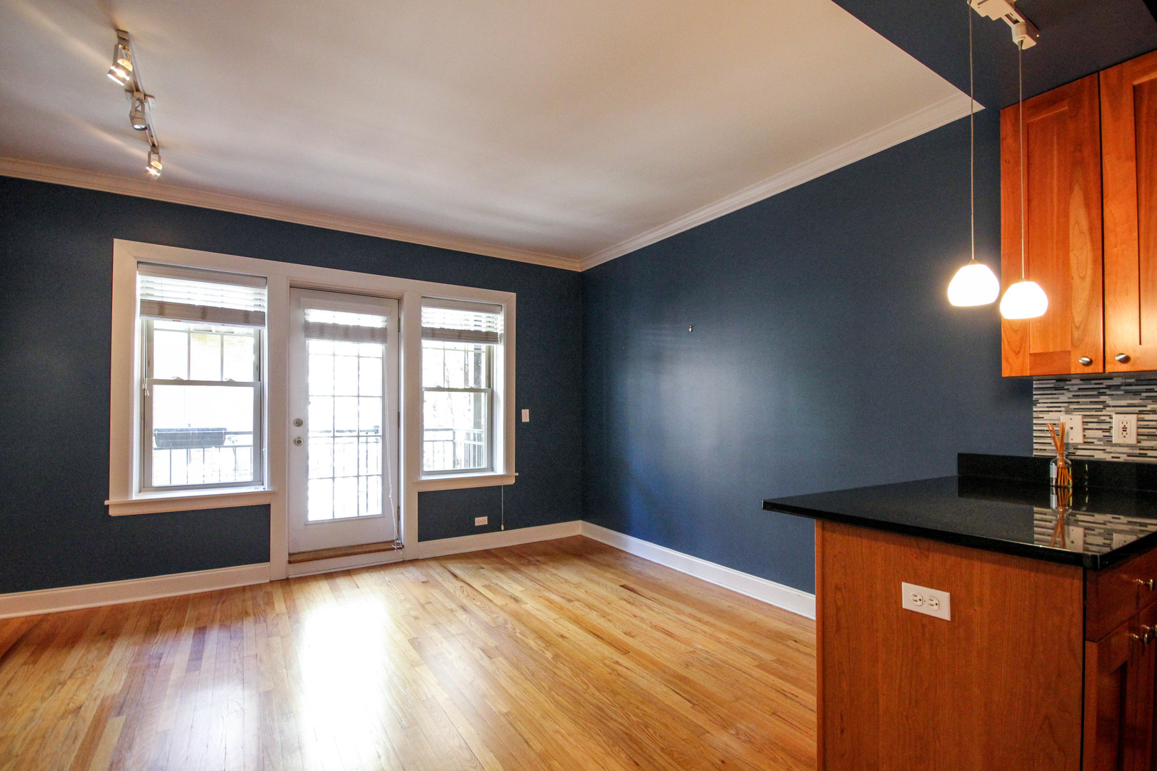 2237.5 N Lincoln Avenue Unit: 2B