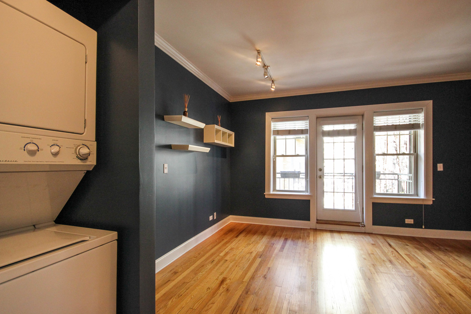 2237.5 N Lincoln Avenue Unit: 2B