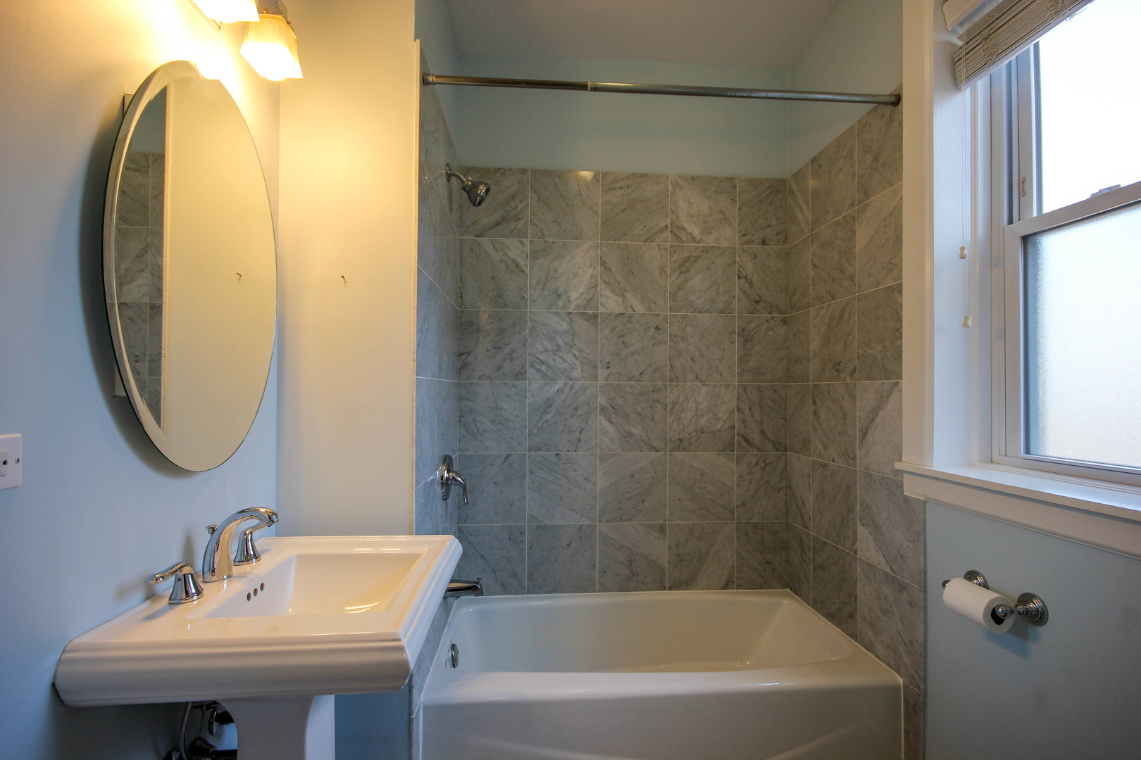 2237.5 N Lincoln Avenue Unit: 2B