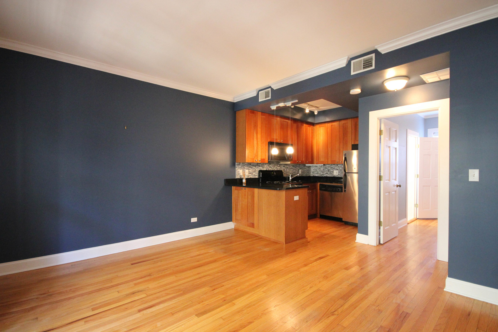 2237.5 N Lincoln Avenue Unit: 2B