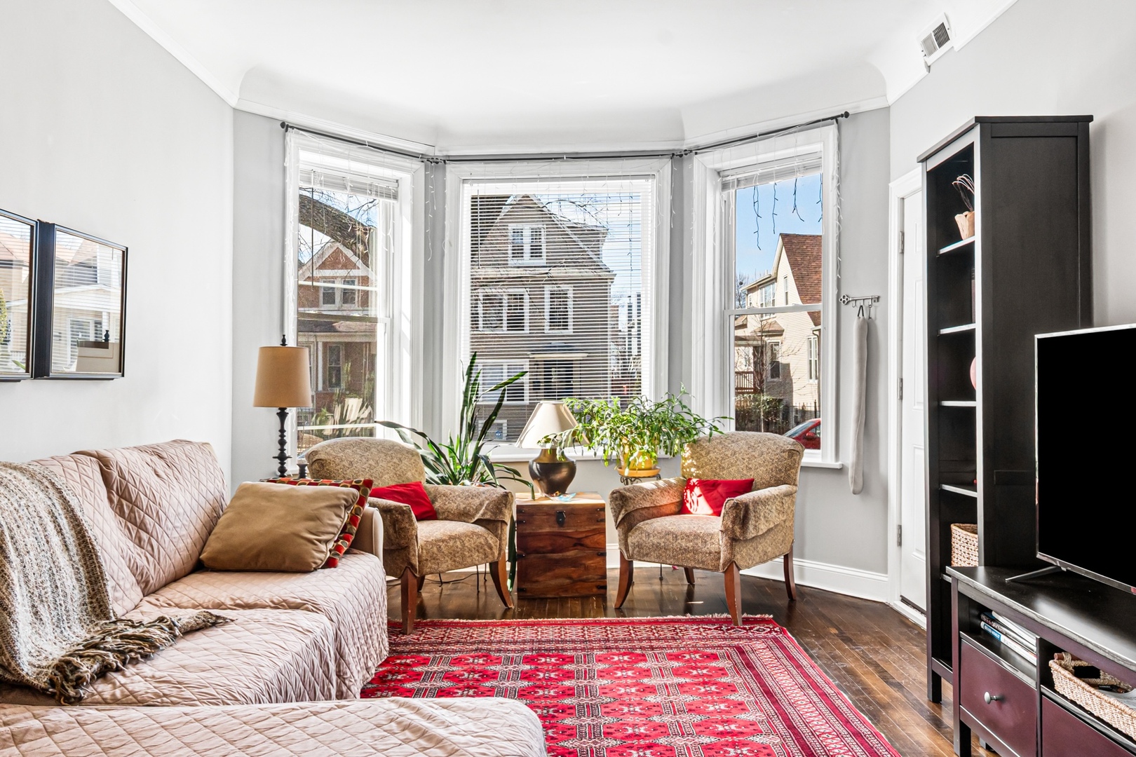 4021 N Whipple Street