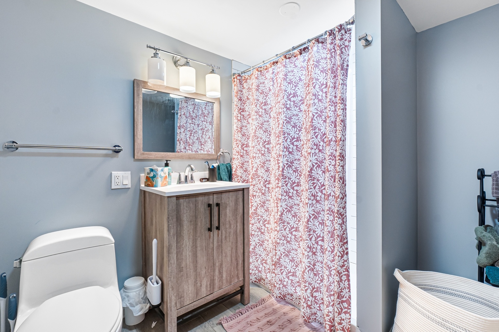 4021 N Whipple Street