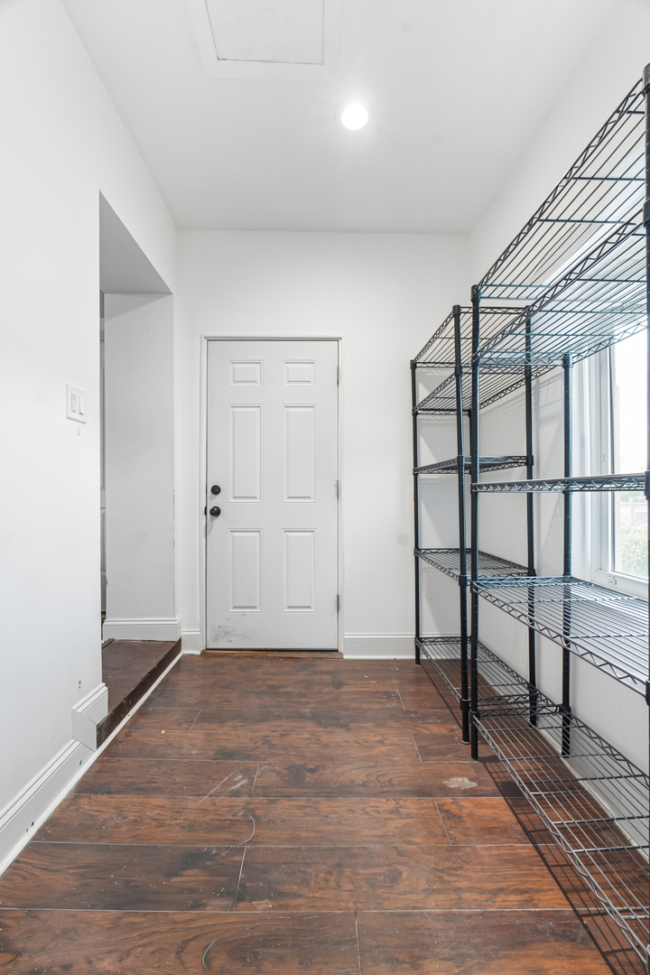 4021 N Whipple Street