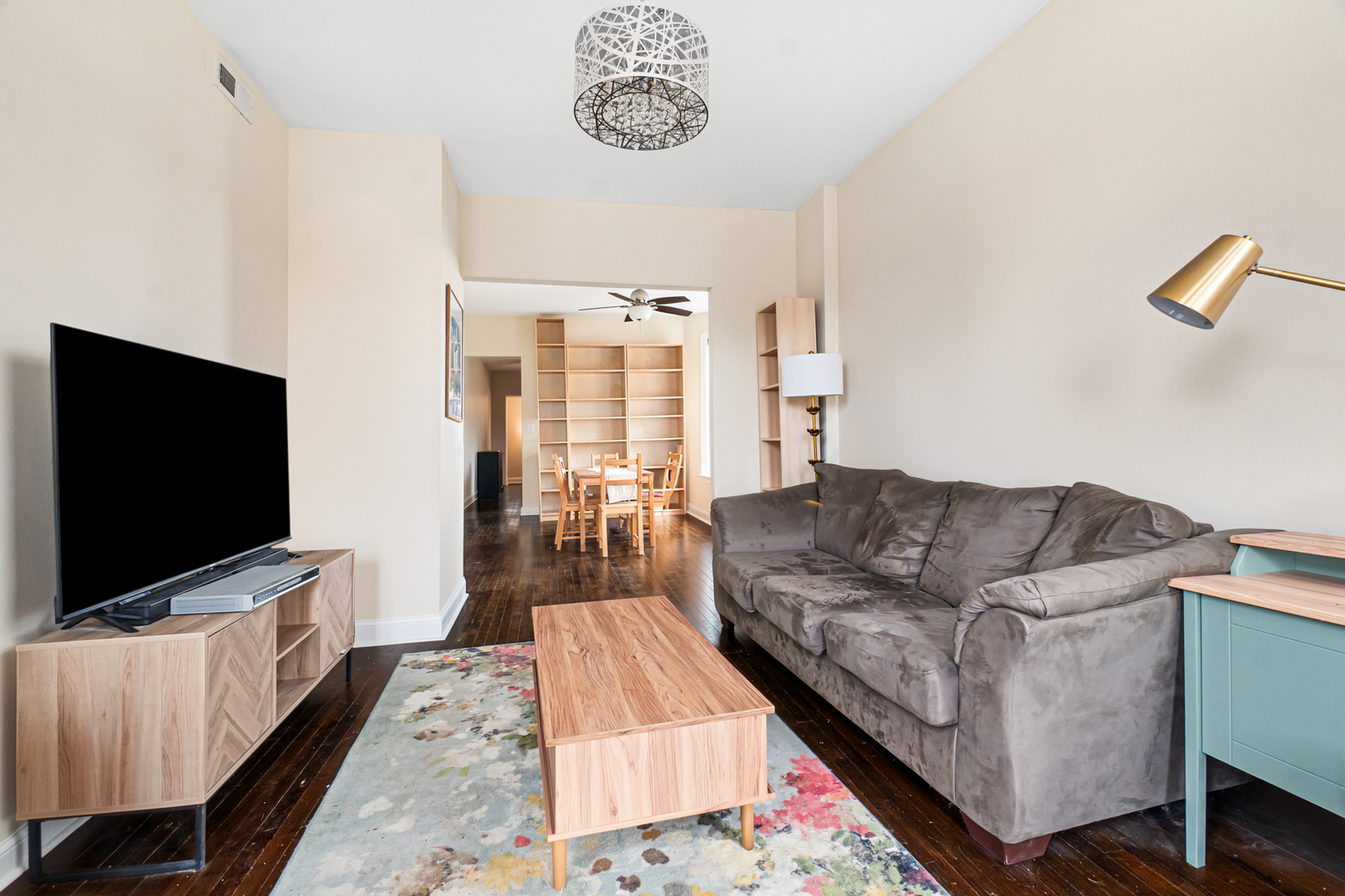 4021 N Whipple Street