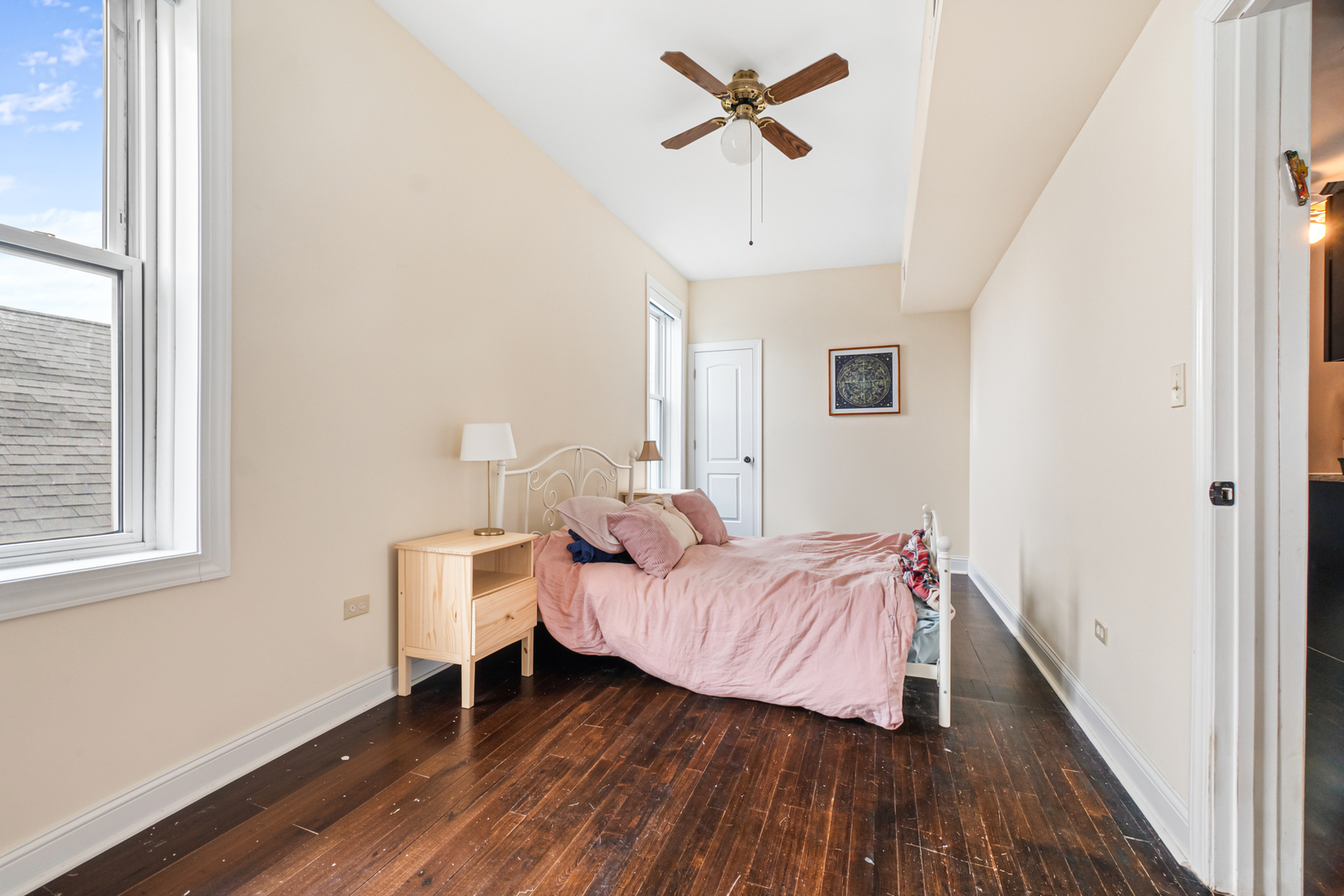 4021 N Whipple Street