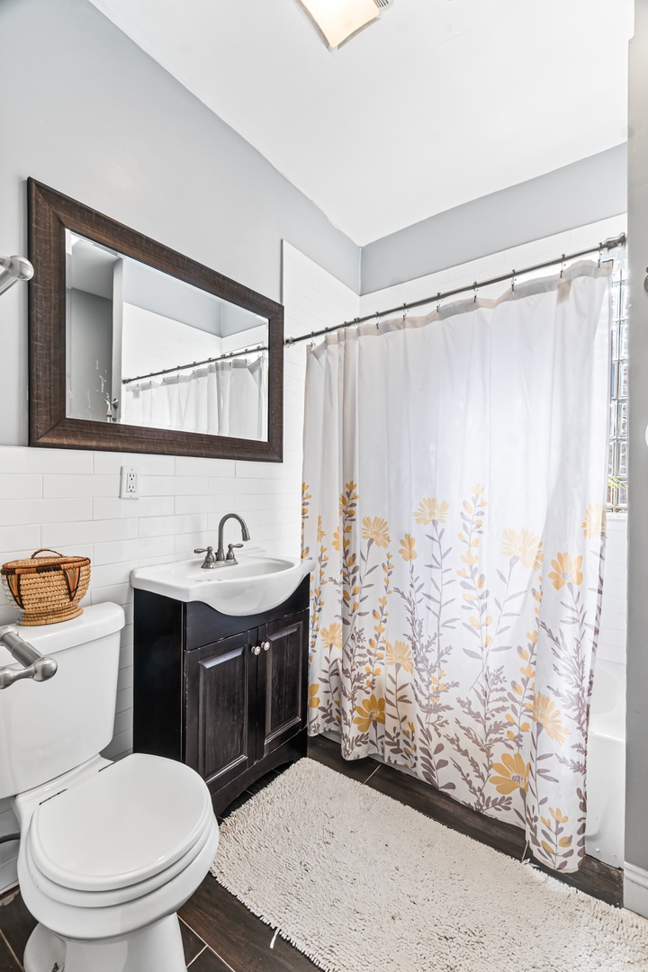 4021 N Whipple Street