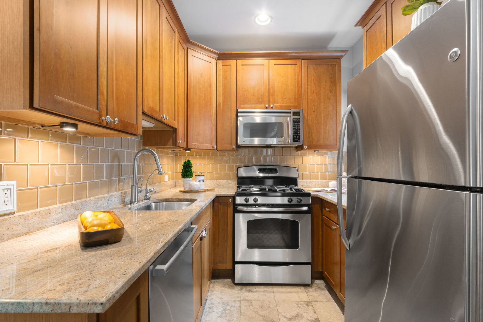 629 W Sheridan Road Unit: 1D