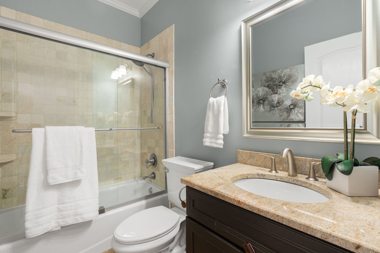 629 W Sheridan Road Unit: 1D