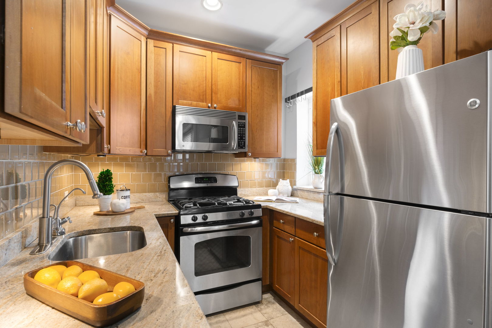 629 W Sheridan Road Unit: 1D