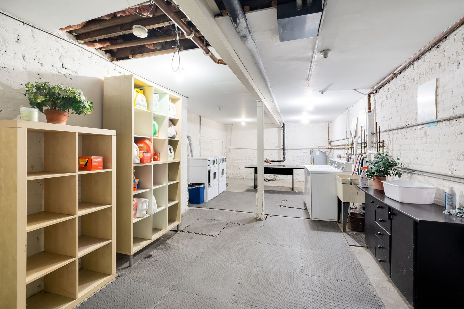 629 W Sheridan Road Unit: 1D
