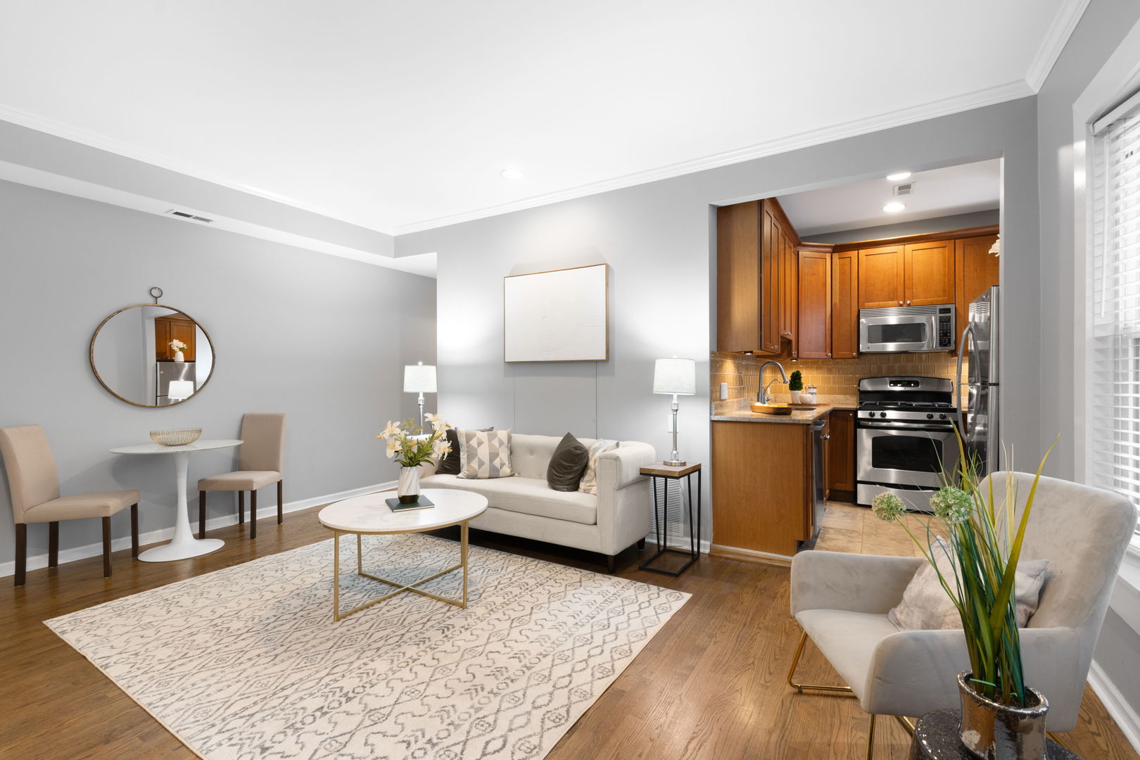 629 W Sheridan Road Unit: 1D