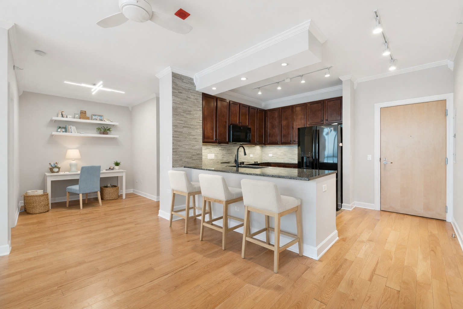 1629 S Prairie Avenue Unit: 2802