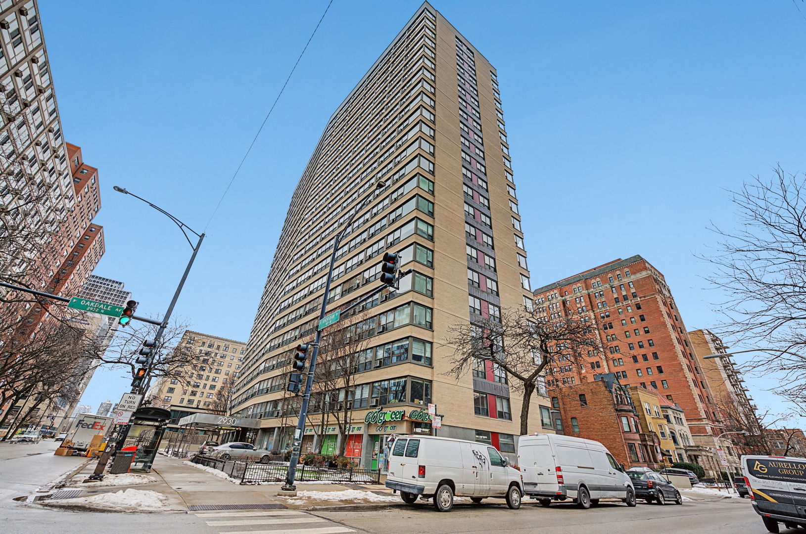 2930 N Sheridan Road Unit: 903
