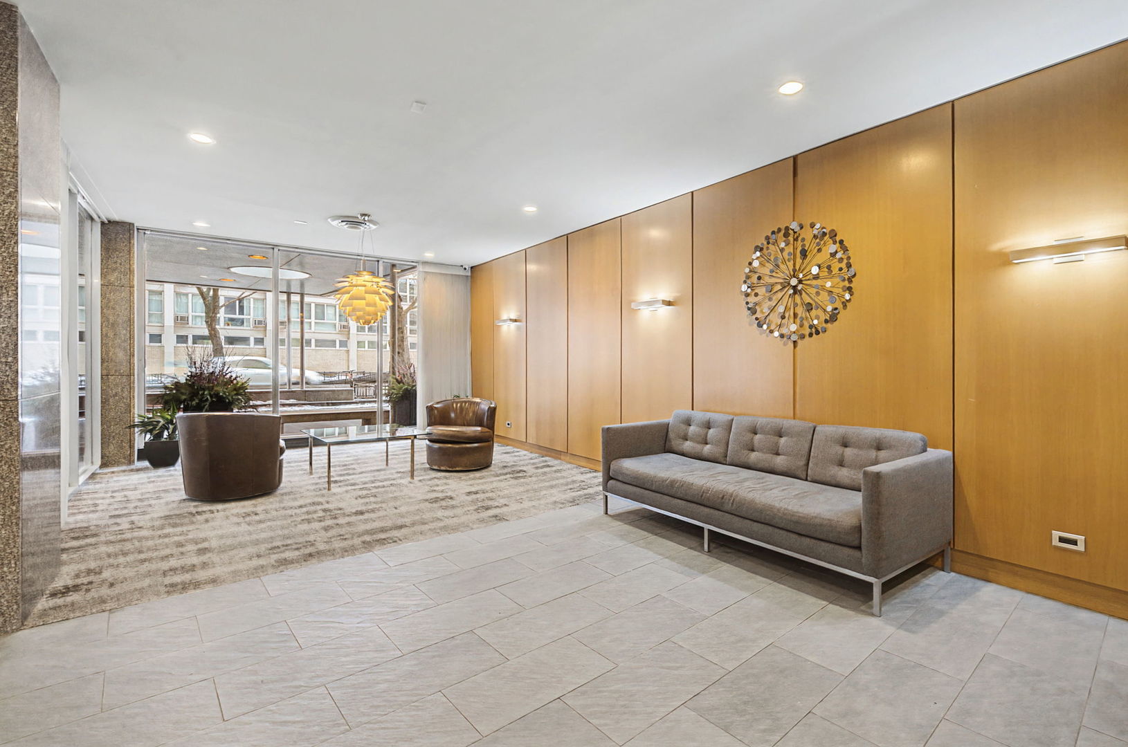 2930 N Sheridan Road Unit: 903