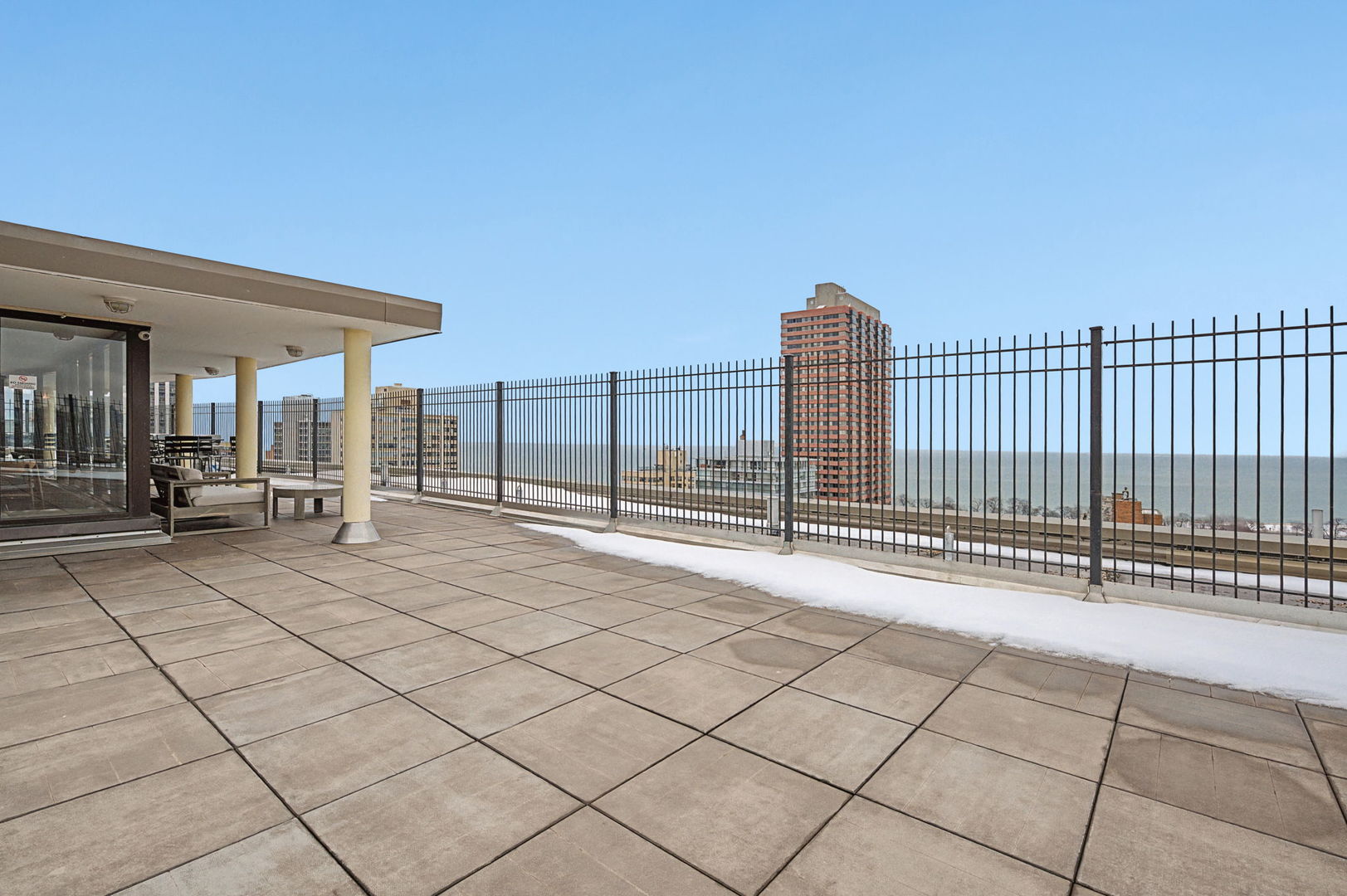 2930 N Sheridan Road Unit: 903