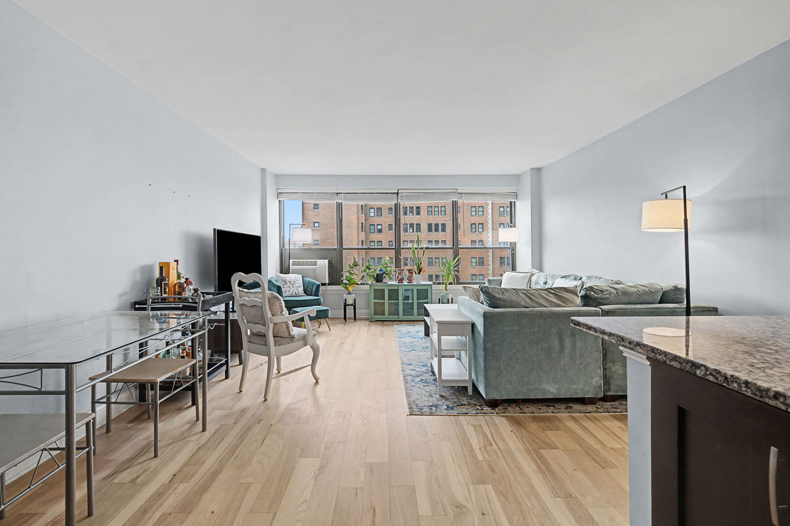 2930 N Sheridan Road Unit: 903