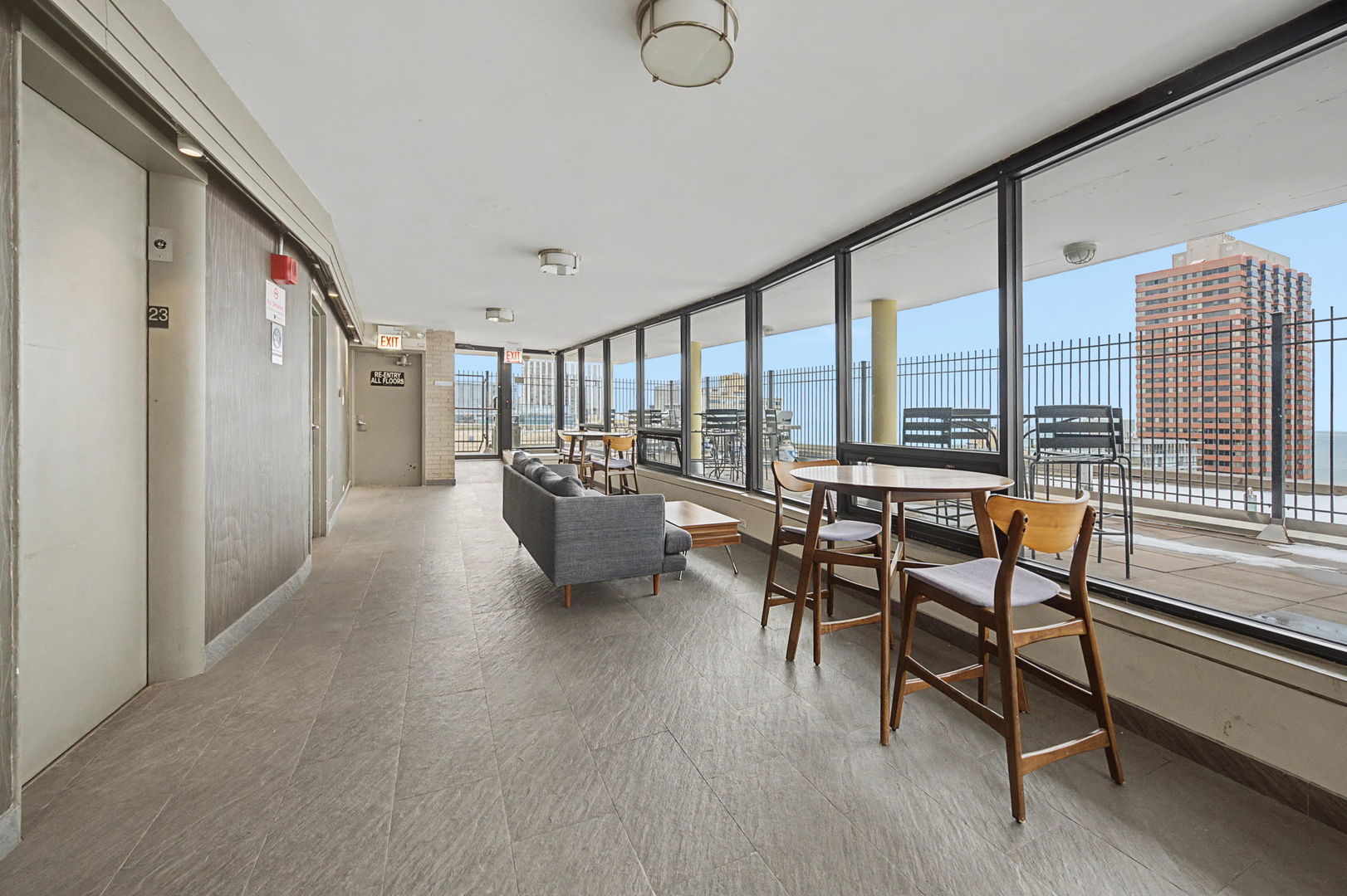 2930 N Sheridan Road Unit: 903