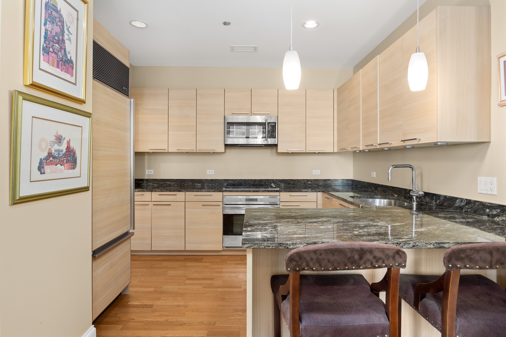 10 E Delaware Street Unit: 27E