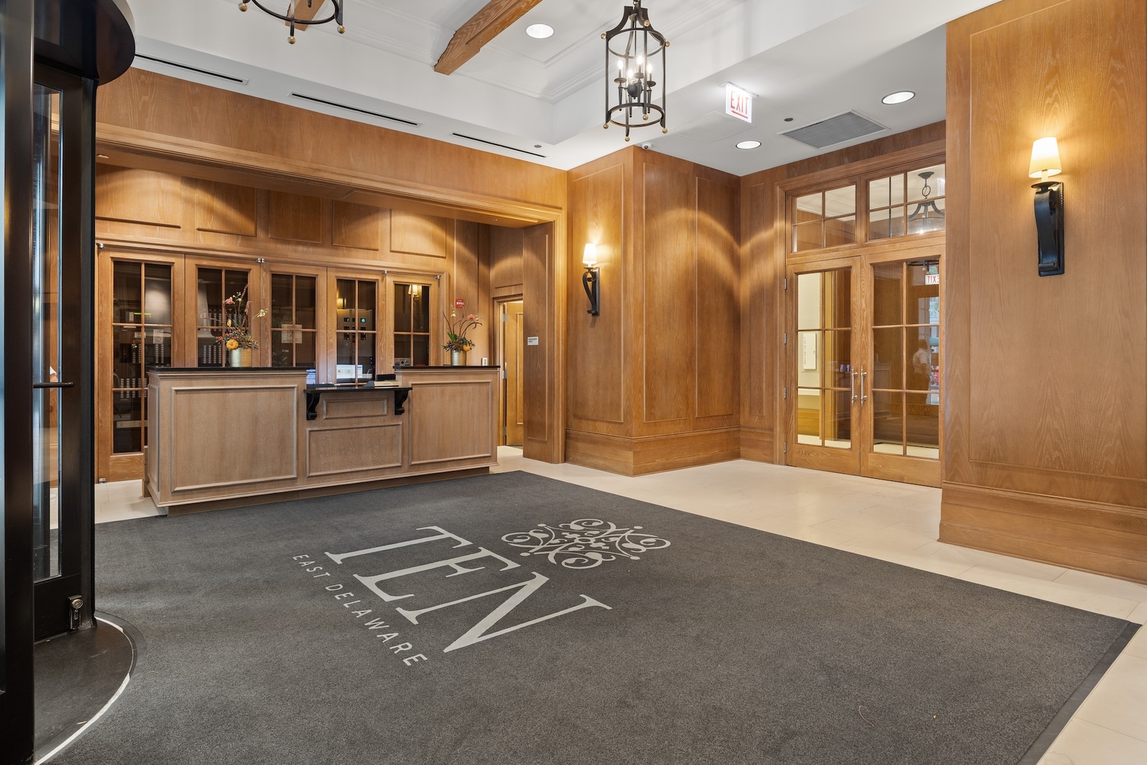 10 E Delaware Street Unit: 27E