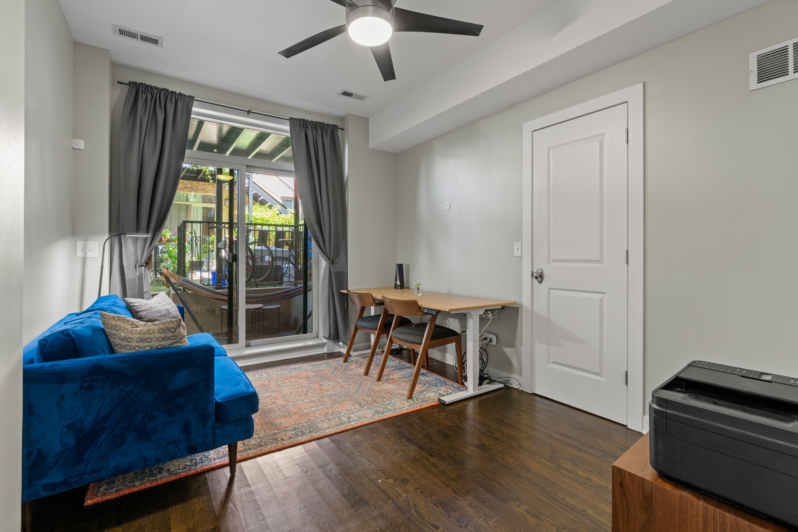 1525 N Claremont Avenue Unit: 1A