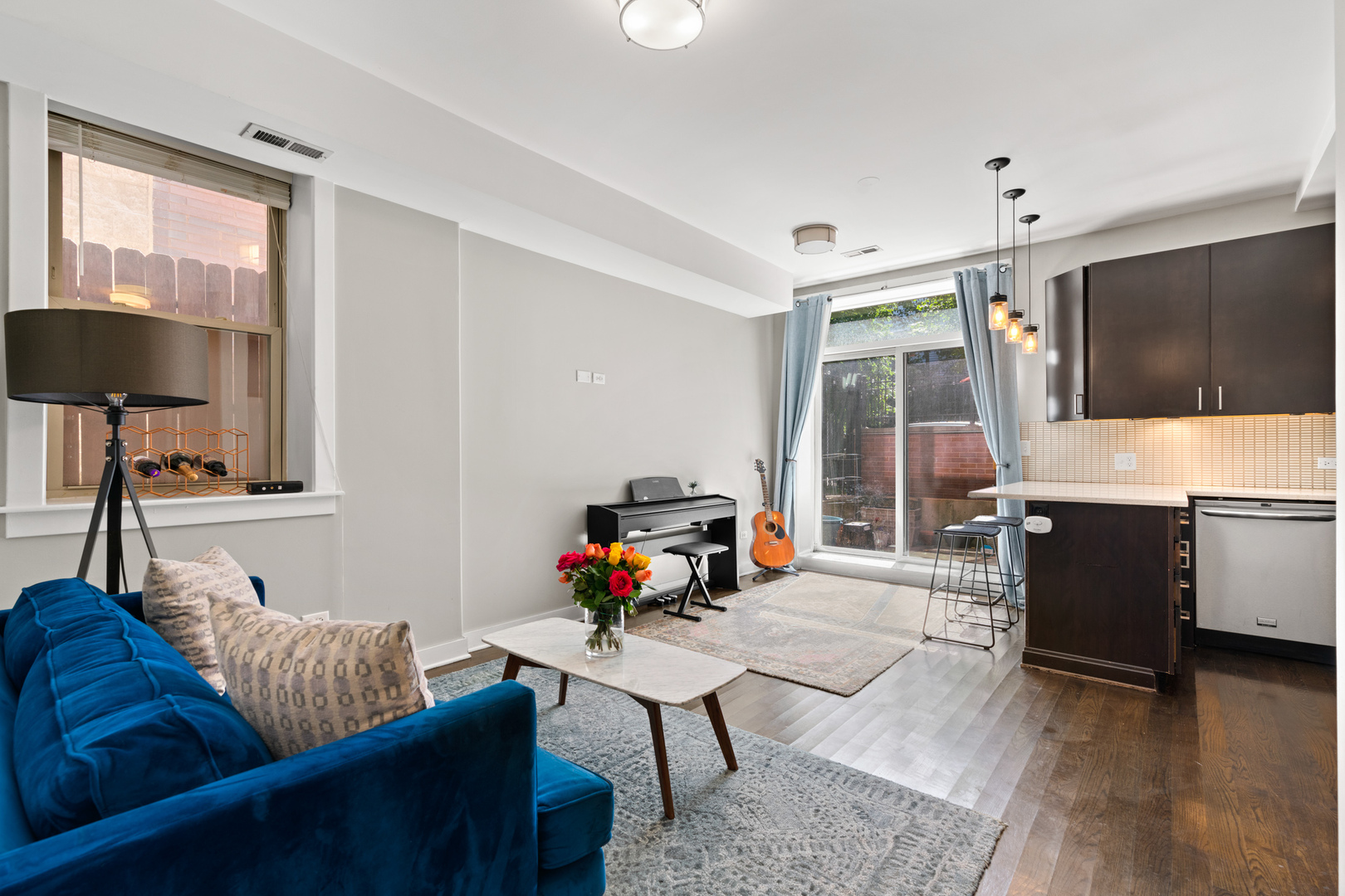 1525 N Claremont Avenue Unit: 1A