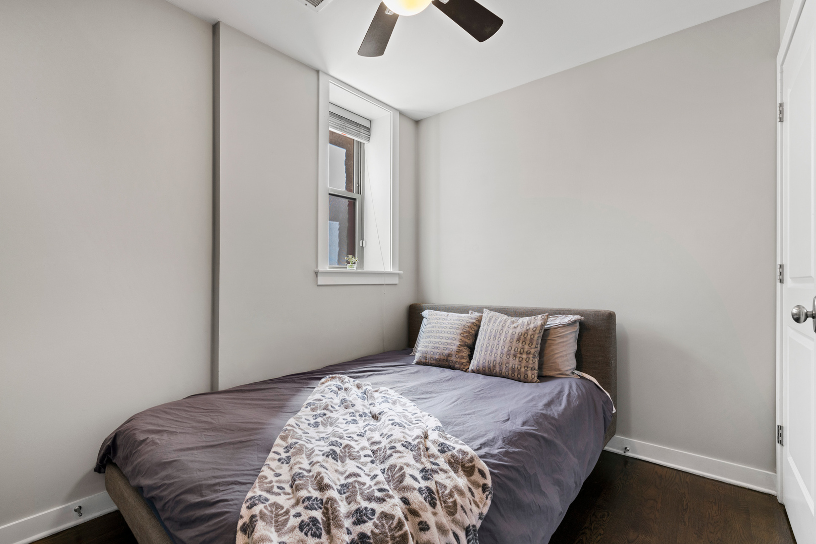 1525 N Claremont Avenue Unit: 1A