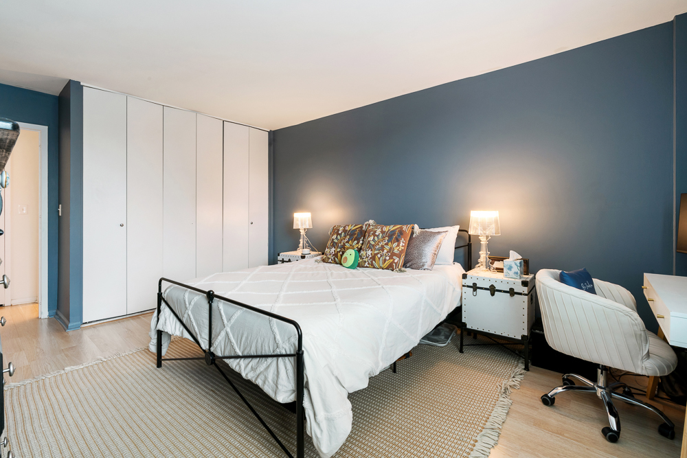 1255 N Sandburg Terrace Unit: 309E