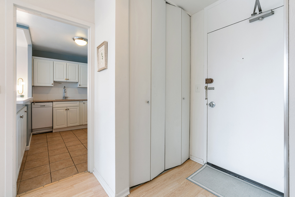 1255 N Sandburg Terrace Unit: 309E