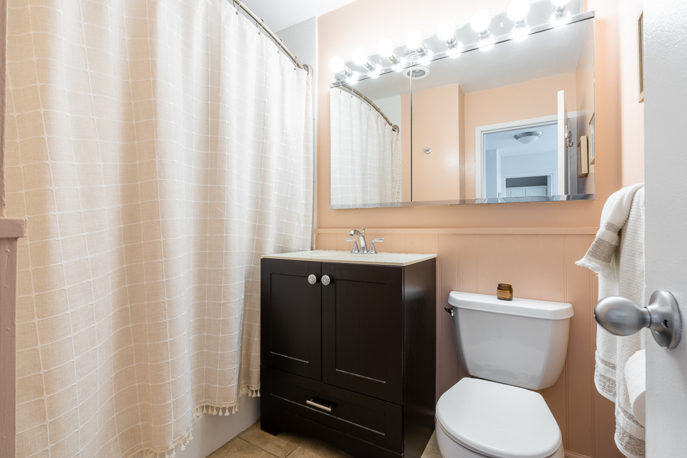 1255 N Sandburg Terrace Unit: 309E