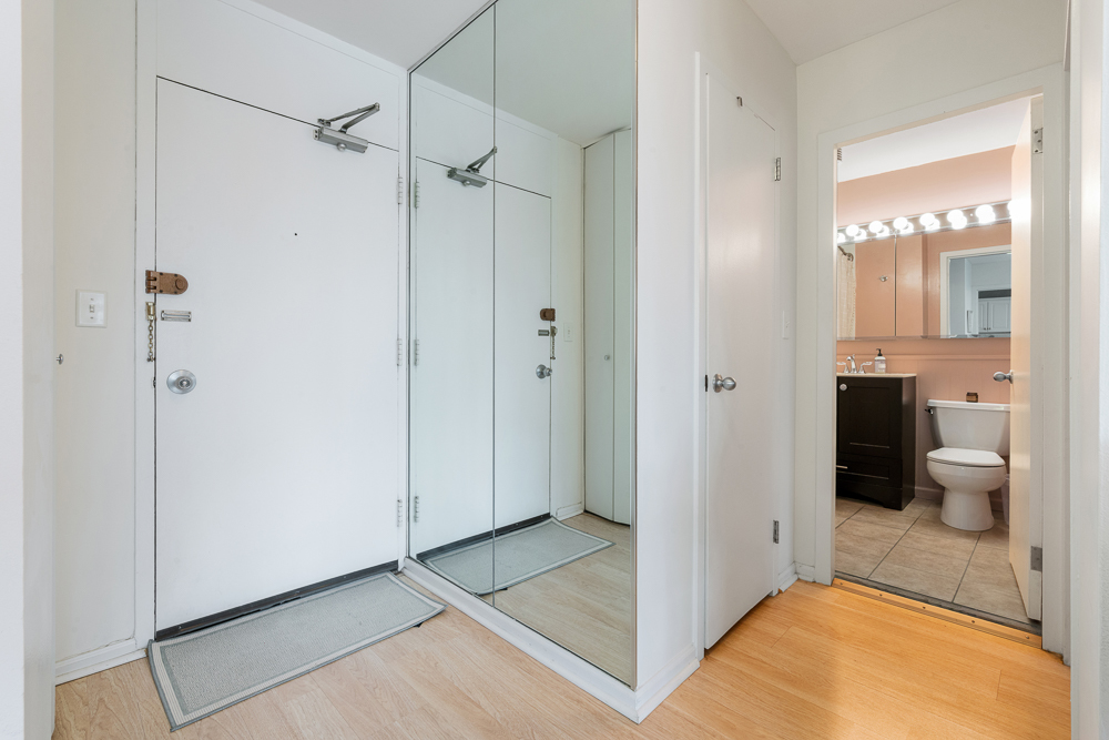 1255 N Sandburg Terrace Unit: 309E